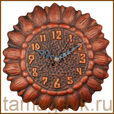 Часы из глины на стену купить в Москве недорого.